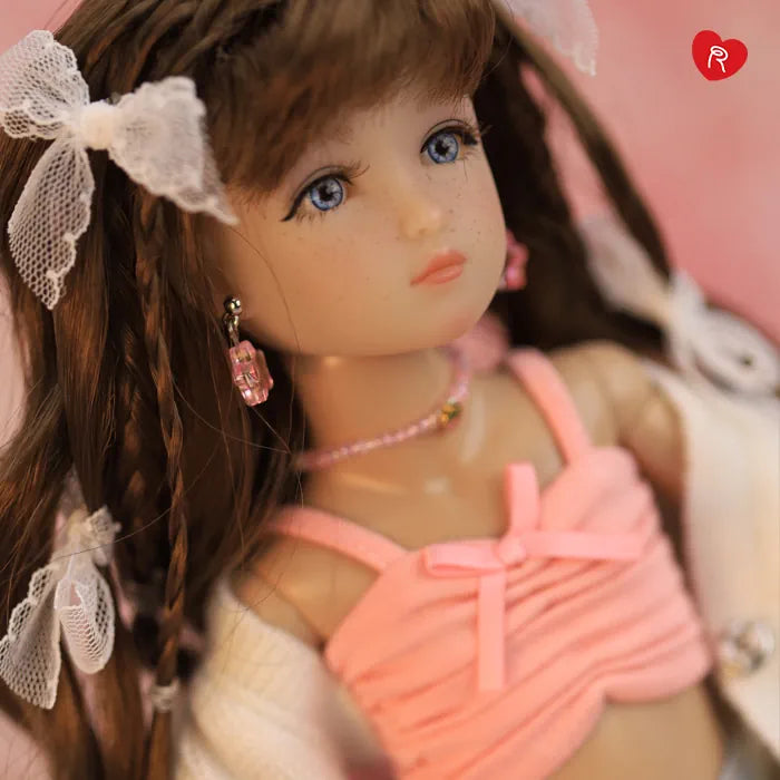 12'' Lia, Academy Sweetheart (DA0021A)