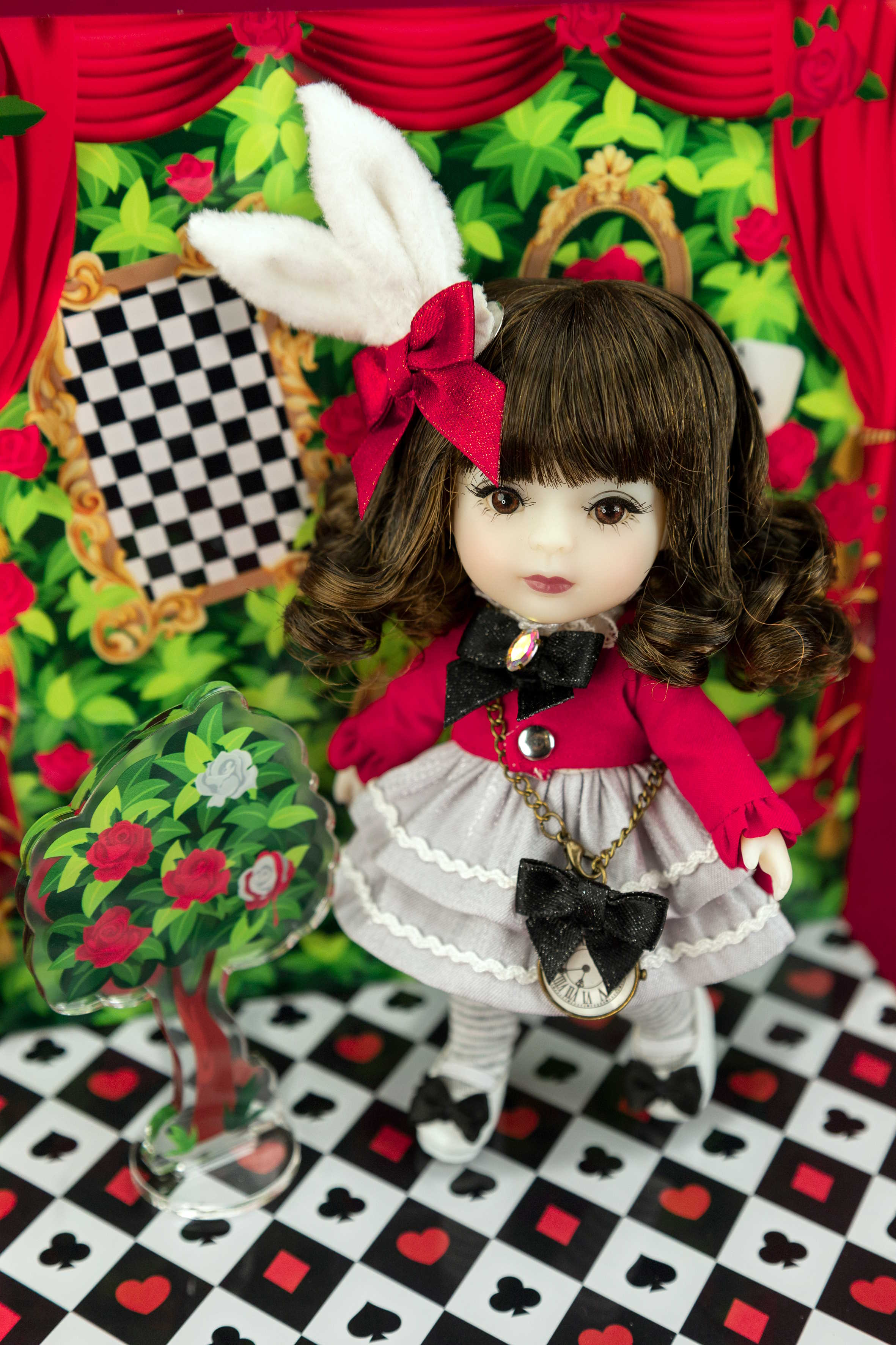 5.5" Dazzle (Alice in Wonderland - White Rabbit Set)